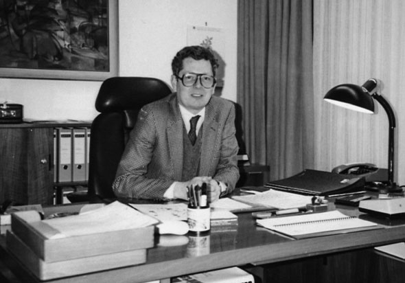 Egon Franke zieht sich 1981 aus dem Geschäftsleben zurück.